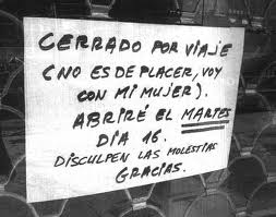 cerrado por viaje comico